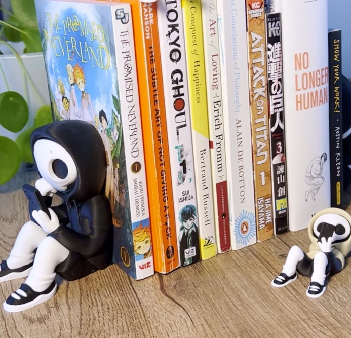 Endearing "Doom Scroll" Figures - A Touch of Humor for Your Space