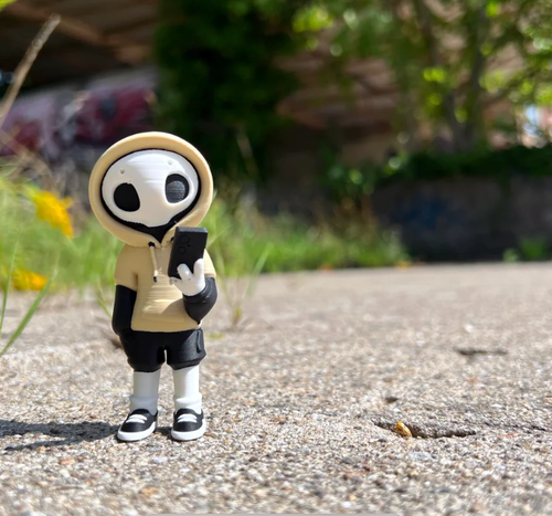 Endearing "Doom Scroll" Figures - A Touch of Humor for Your Space