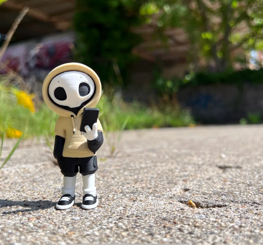Endearing "Doom Scroll" Figures - A Touch of Humor for Your Space